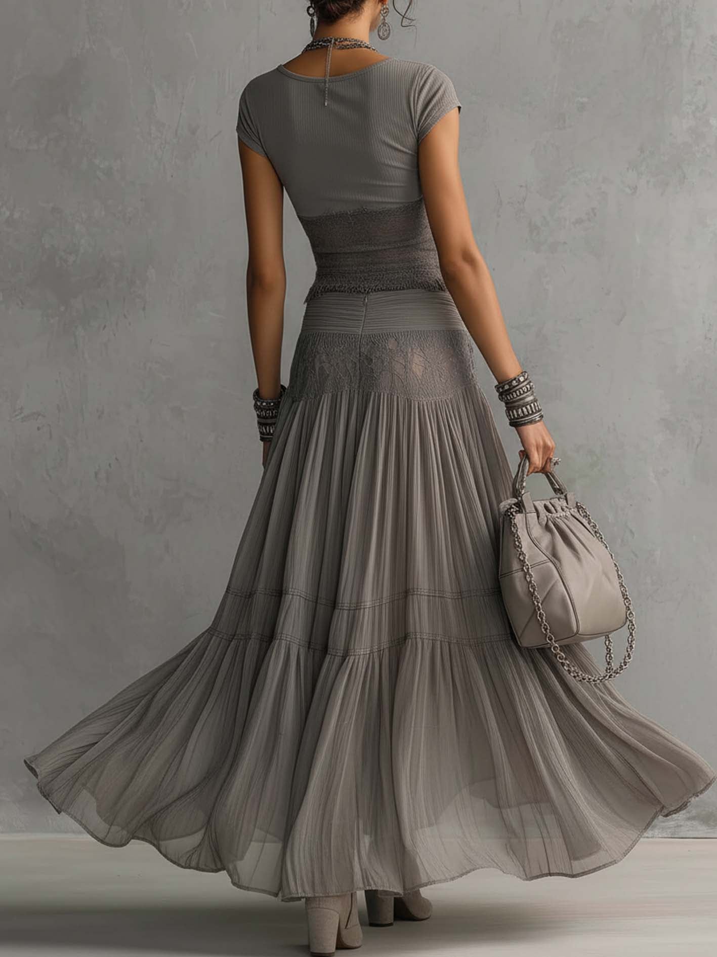 Serena | Set Top in Pizzo Grigio Trasparente e Gonna Maxi Plissettata
