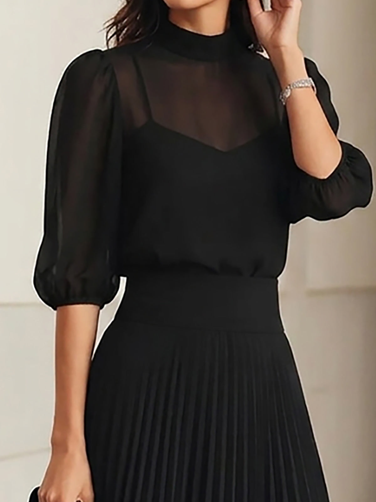Valentina | Set di Tre Pezzi: Top in Chiffon Nero e Gonna Midi Plissettata