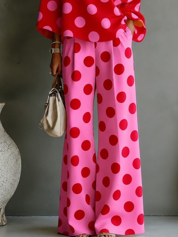 Ensemble deux pièces top décolleté asymétrique à pois roses rétro et pantalons larges