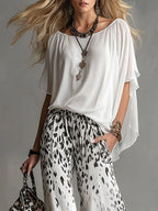 Ensemble T-shirt Blanc Flowy et Pantalons Chiffon Imprimé Léopard