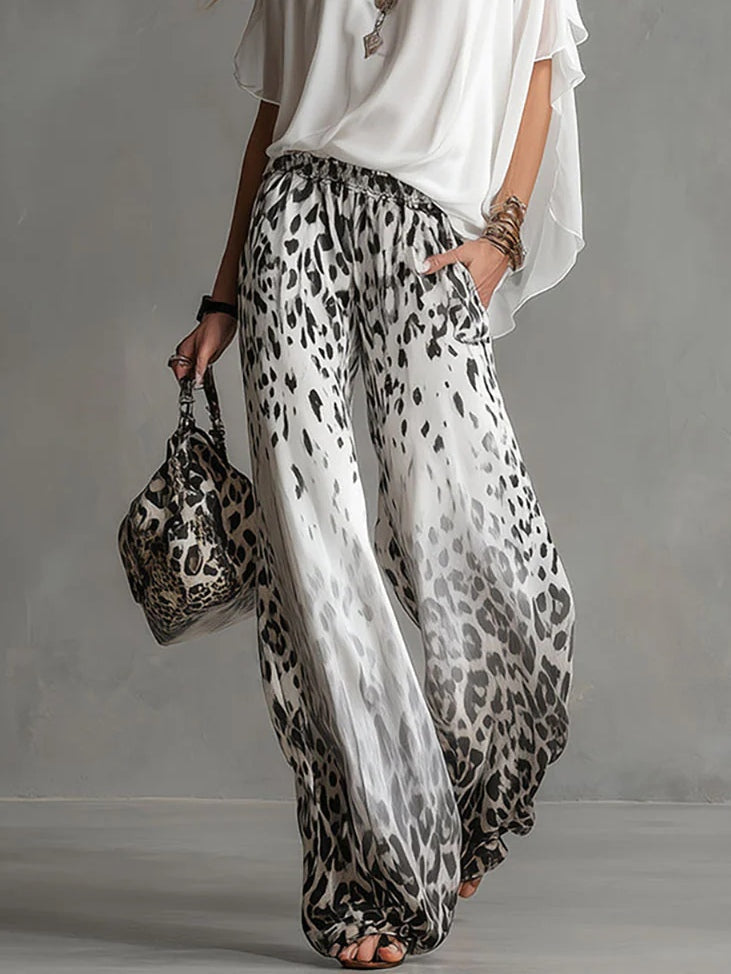 Ensemble T-shirt Blanc Flowy et Pantalons Chiffon Imprimé Léopard