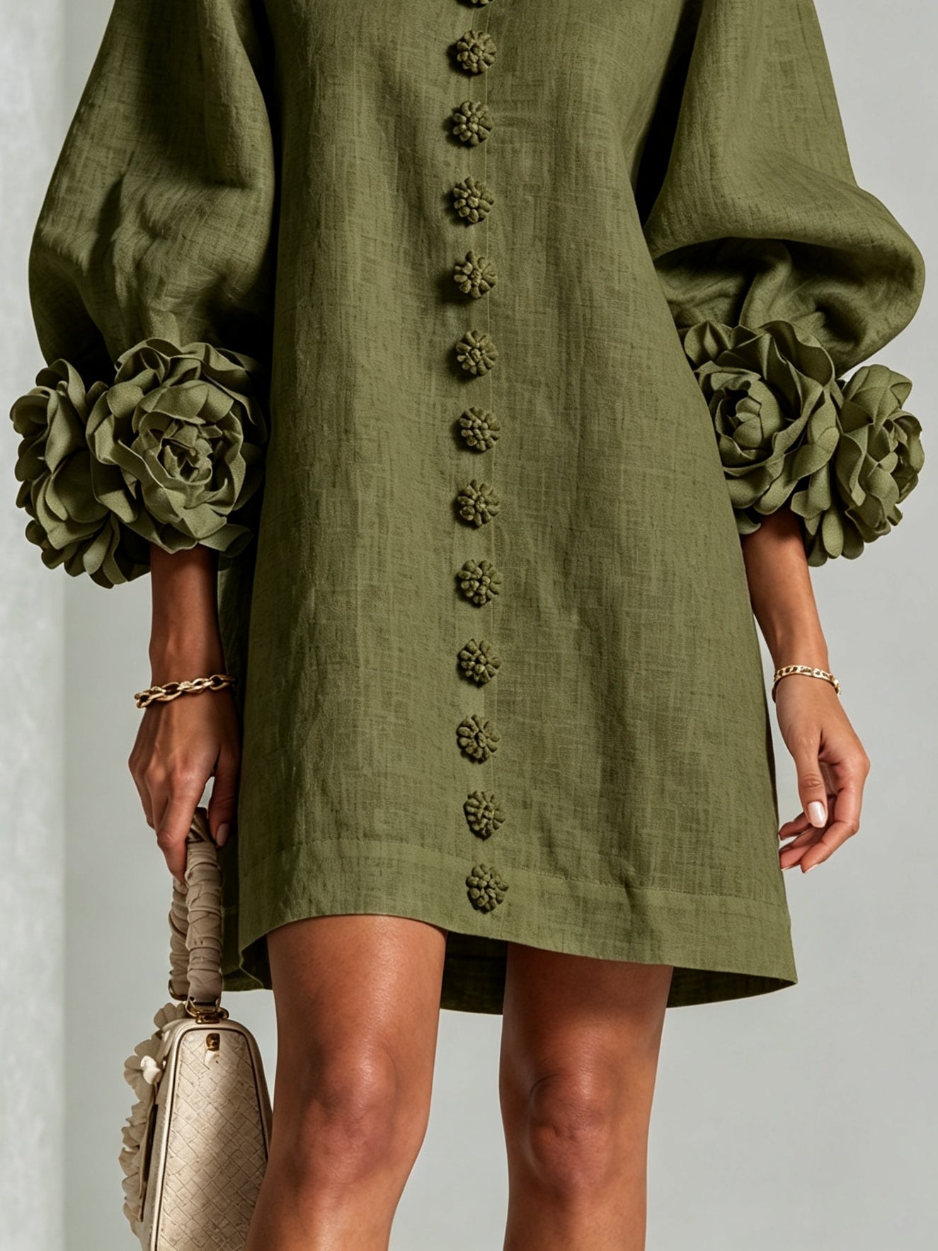 Abito Mini a Camicia Floreale Verde Oliva con Polsini Floreali Stravaganti