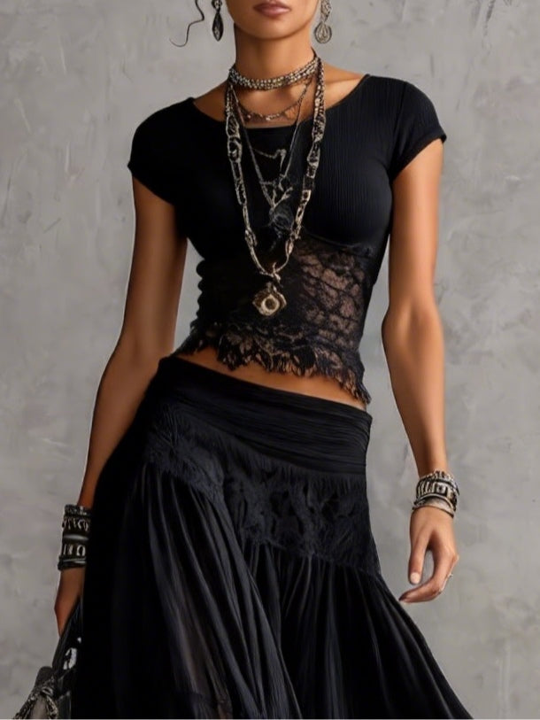 Ensemble haut en dentelle noire transparente et jupe maxi plissée